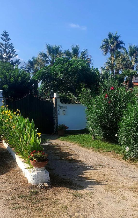Rumah Saya Campofelice Di Roccella Exterior foto